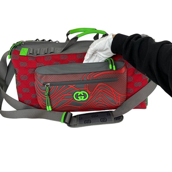 Gucci Men's Duffle Bag GG Jacquard Nylon & Rubber Large Color Gray-Green-Red - Picture 4 of 16